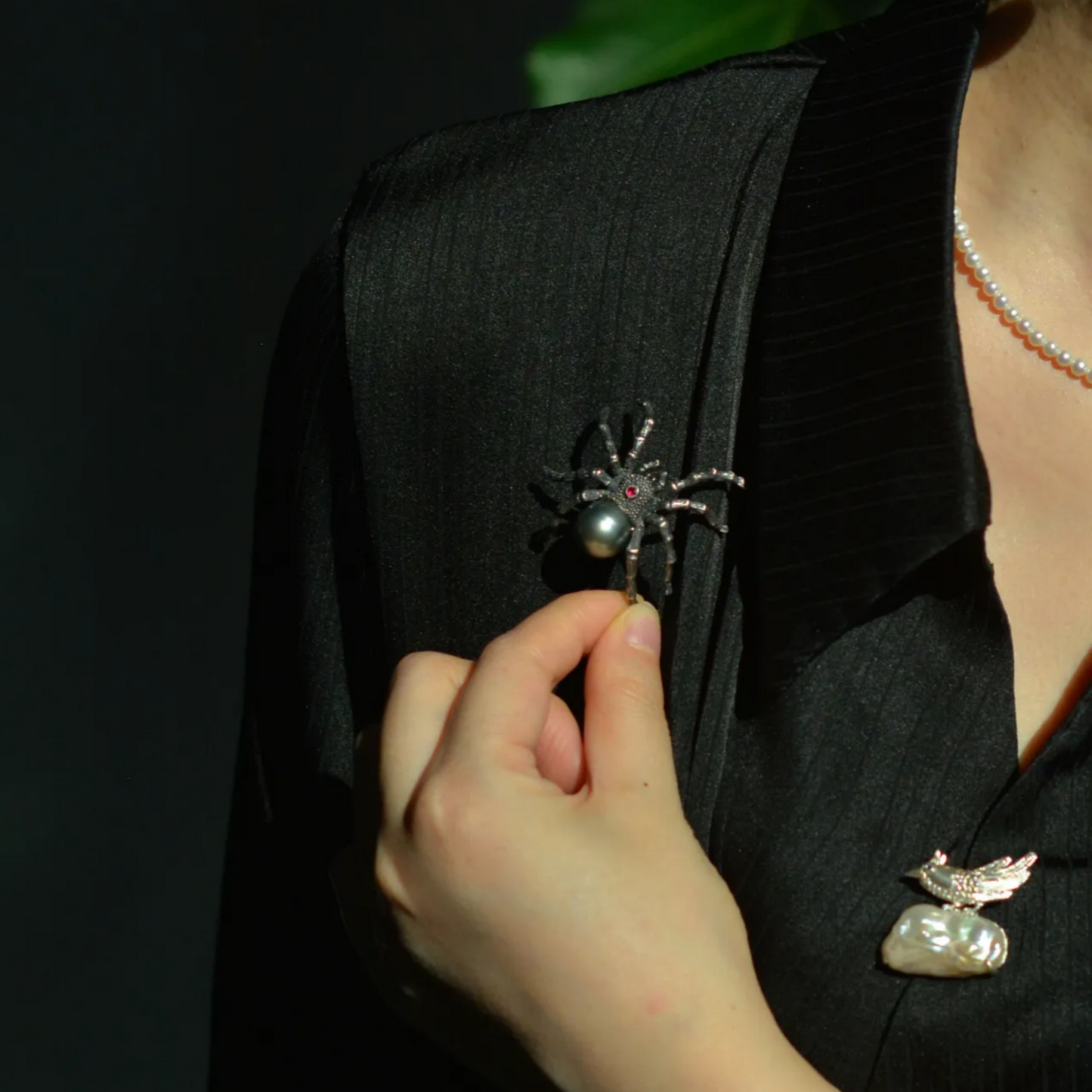 925 Silver Spider Brooch Pendant | Black Pearl Gothic Jewelry | Handmade Myth-Inspired Gift for Artists & Dark Aesthetics Lovers