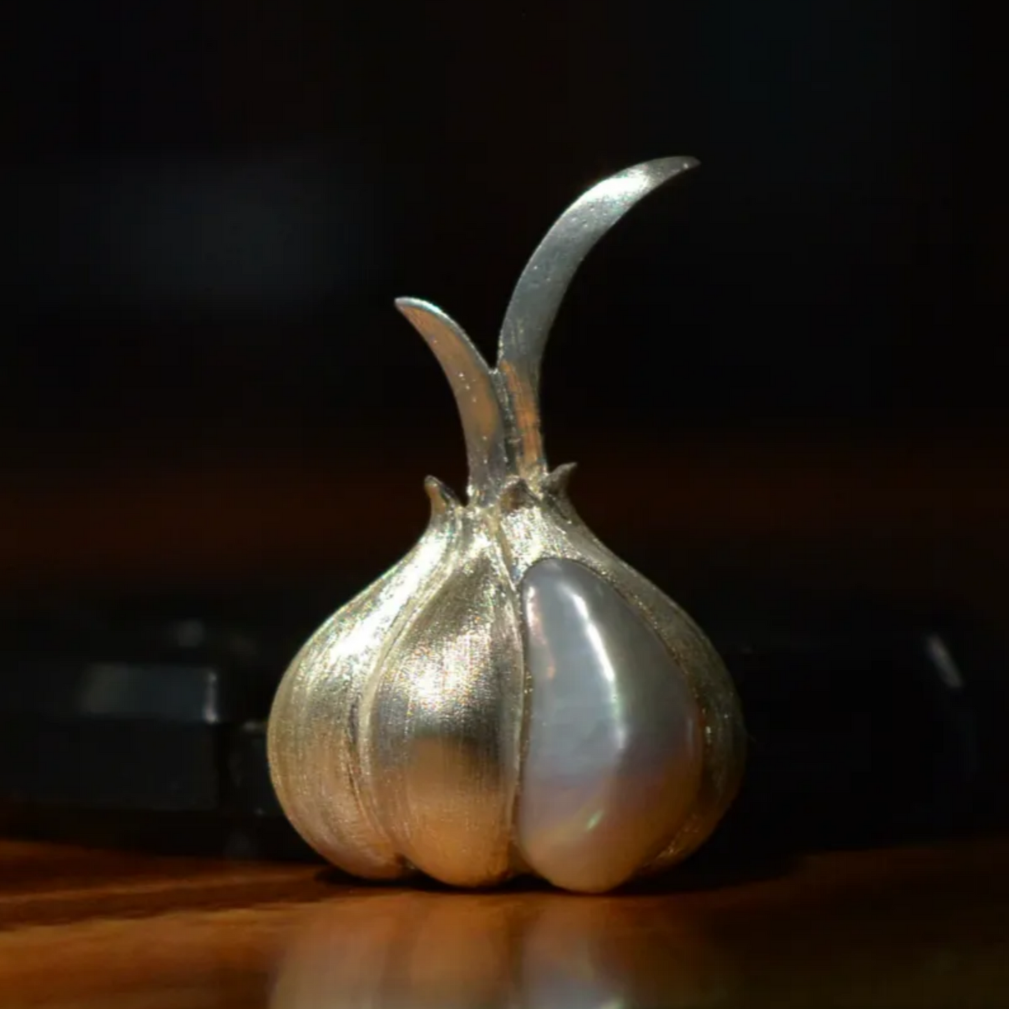 925 Silver Garlic Brooch Pendant | Freshwater Pearl Amulet | Handmade Protection Jewelry | Funny Gift for Friends & Collectors