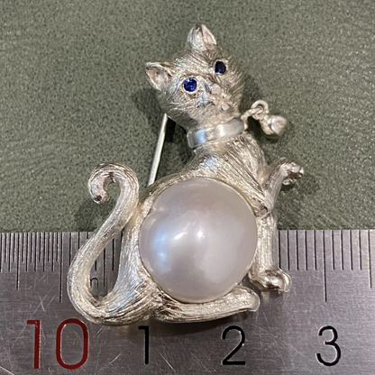 925 Silver Cat Pearl Brooch Pendant | Handmade Animal Jewelry | Sapphire Eyes Kitty Pin | Gift for Cat Lovers or Her