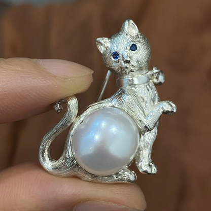 925 Silver Cat Pearl Brooch Pendant | Handmade Animal Jewelry | Sapphire Eyes Kitty Pin | Gift for Cat Lovers or Her