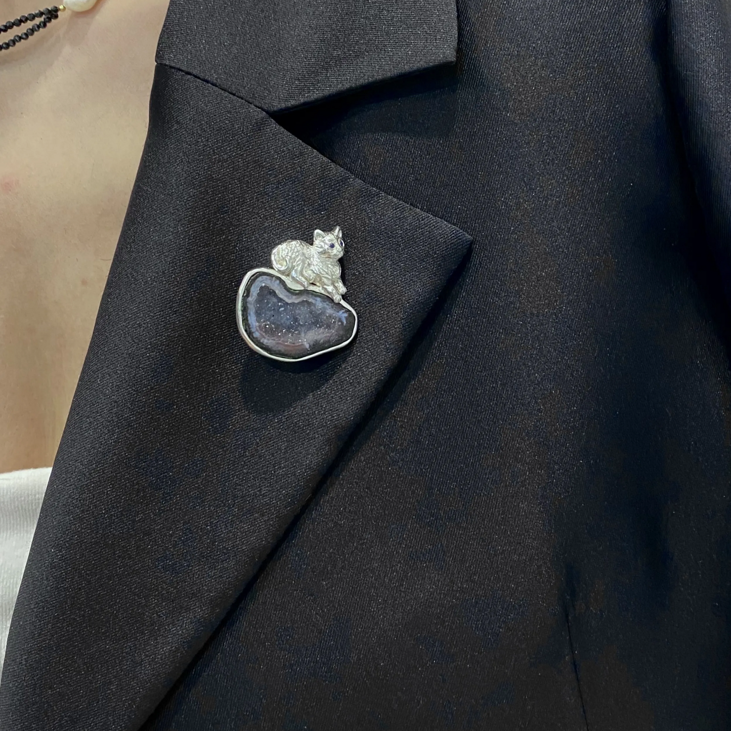 Cat Brooch Pendant in 925 Silver & Druzy Crystal | Handmade Jewelry with Sapphire Eyes | Gift for Cat Lovers