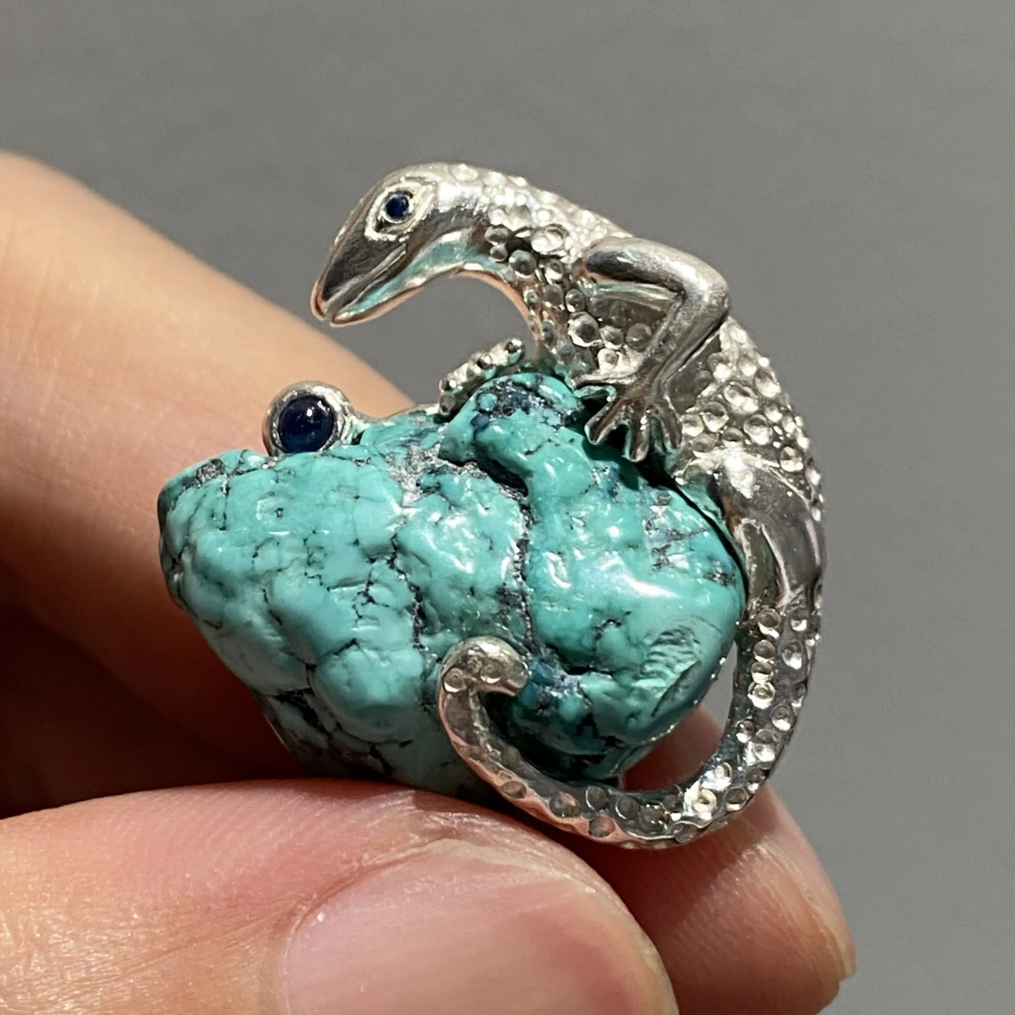 Chameleon Brooch Pendant in 925 Silver with Turquoise | Handmade Animal Totem Jewelry | Gift for Nature Lovers