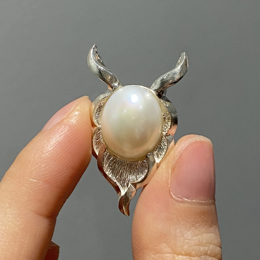 Capricorn Brooch Pendant | 925 Silver & Freshwater Pearl | Handmade Zodiac Jewelry Gift for Strength & Wisdom
