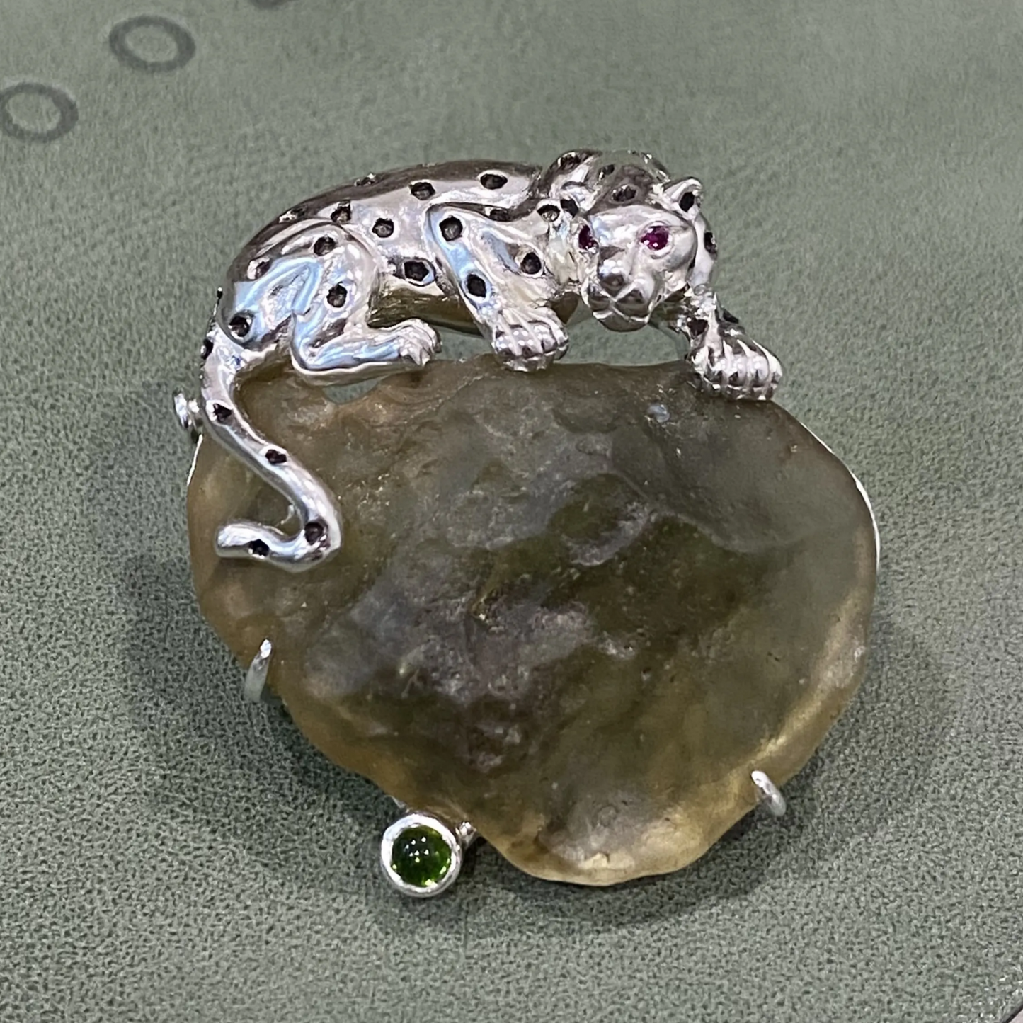 Leopard Brooch Pendant in 925 Silver & Natural Glass | Handmade Totem Jewelry | Strength Symbol Gift for Nature Lovers