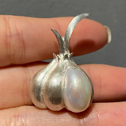 925 Silver Garlic Brooch Pendant | Freshwater Pearl Amulet | Handmade Protection Jewelry | Funny Gift for Friends & Collectors