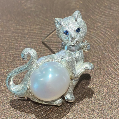 925 Silver Cat Pearl Brooch Pendant | Handmade Animal Jewelry | Sapphire Eyes Kitty Pin | Gift for Cat Lovers or Her