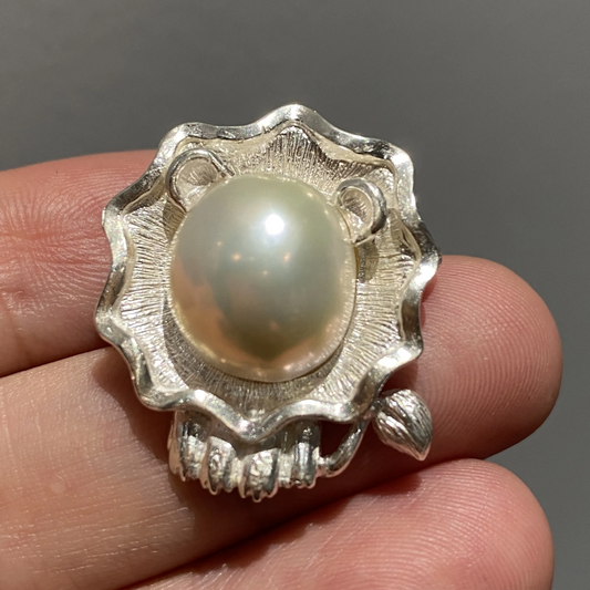 Leo Zodiac Brooch Pendant 2-in-1 | 925 Silver & Pearl | Handmade Astrology Gift for Her