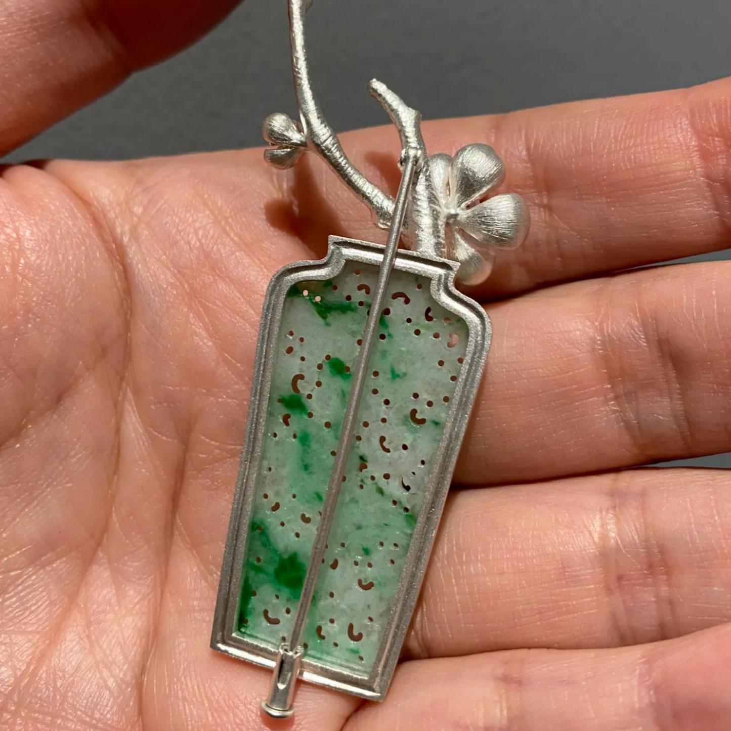 925 Silver Jade Vase Brooch｜Natural Jade Inlay｜Floral Silver Design with Yellow Gem｜Elegant Oriental Jewelry Gift