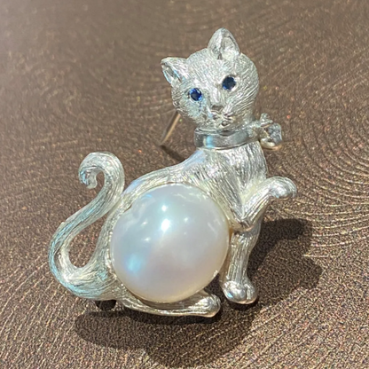 925 Silver Cat Pearl Brooch Pendant | Handmade Animal Jewelry | Sapphire Eyes Kitty Pin | Gift for Cat Lovers or Her