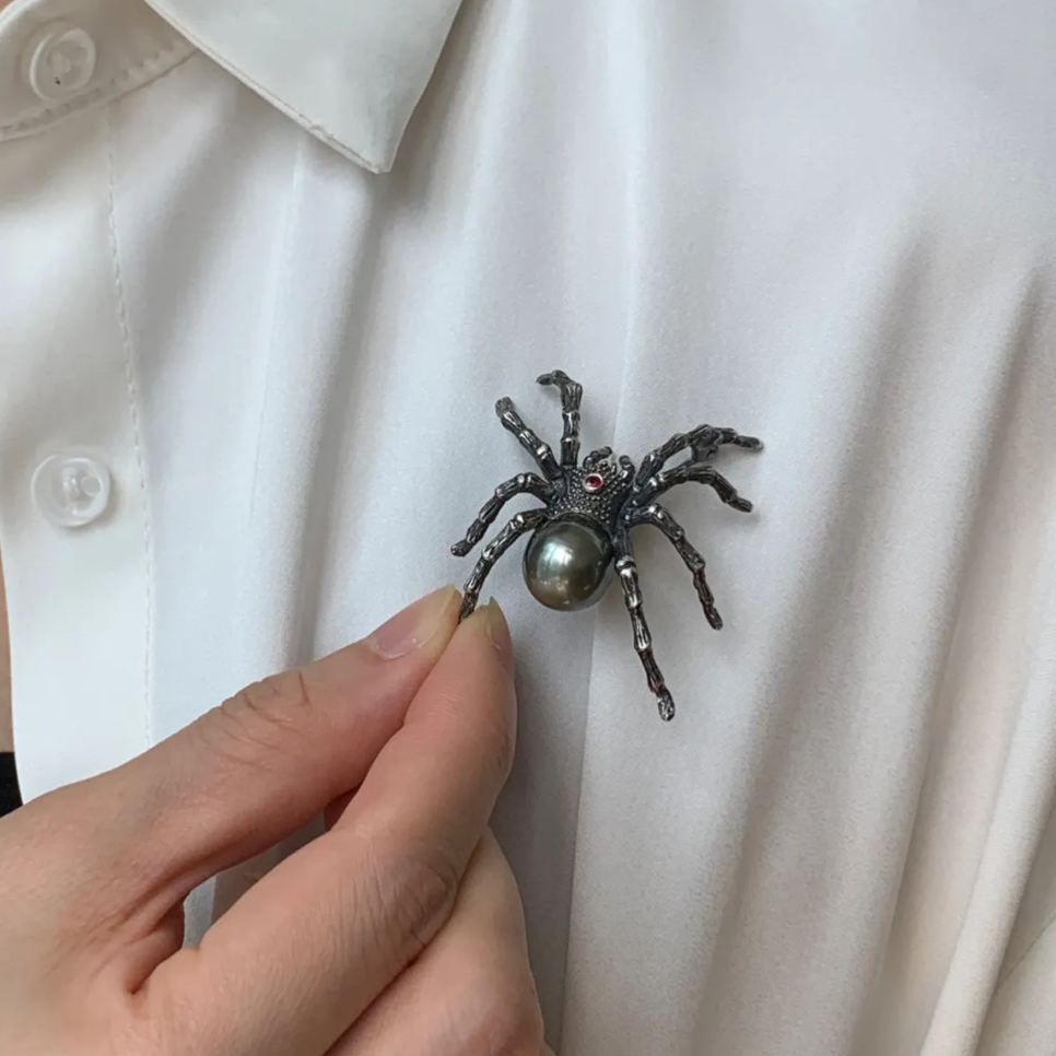 925 Silver Spider Brooch Pendant | Black Pearl Gothic Jewelry | Handmade Myth-Inspired Gift for Artists & Dark Aesthetics Lovers