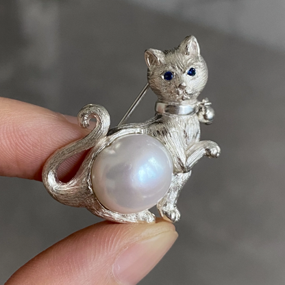 925 Silver Cat Pearl Brooch Pendant | Handmade Animal Jewelry | Sapphire Eyes Kitty Pin | Gift for Cat Lovers or Her