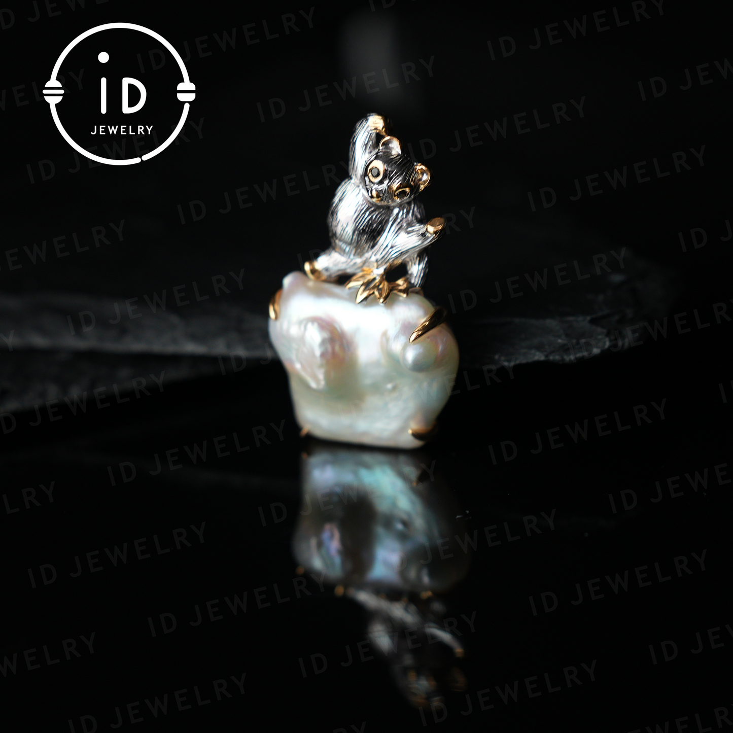 Animal Pendant with Baroque Pearl | Handmade Jewelry | Cute Design | Gold-Plated Detail | Perfect Gift Idea