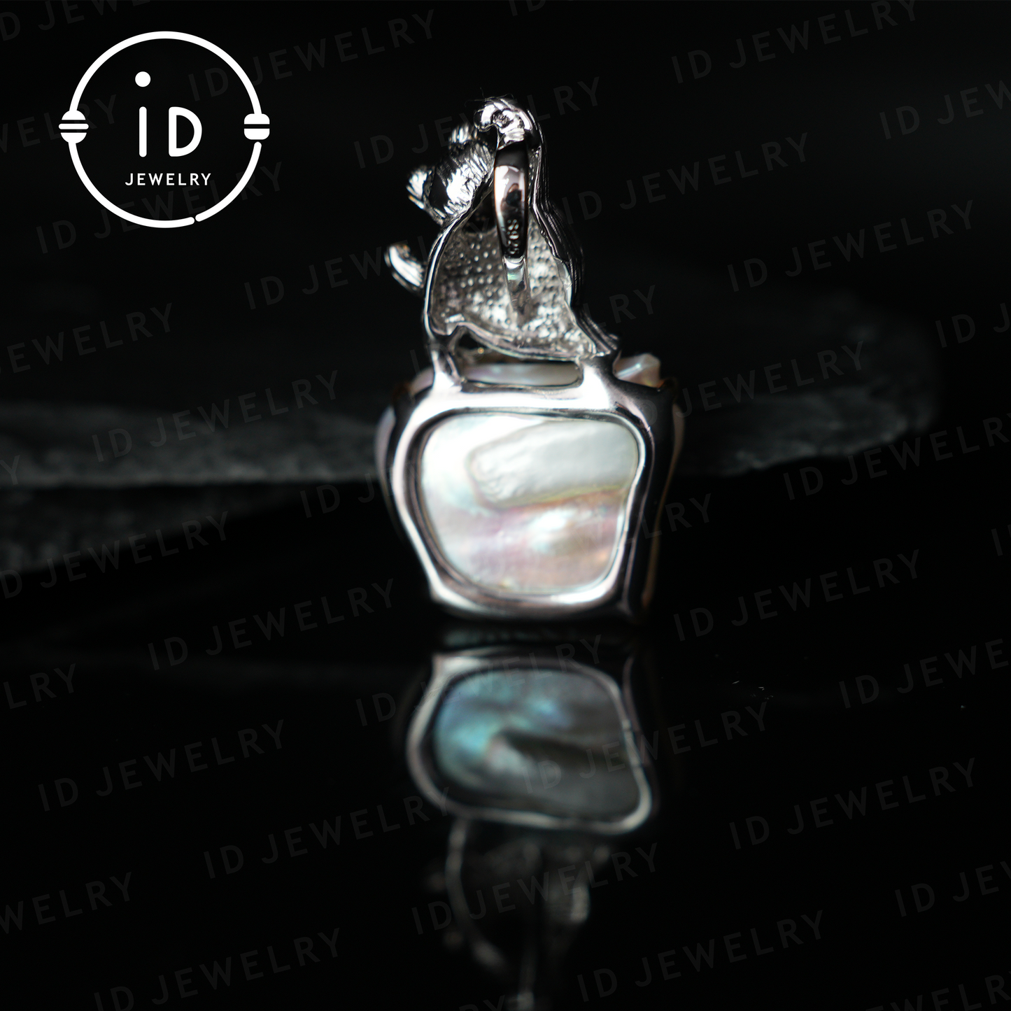 Animal Pendant with Baroque Pearl | Handmade Jewelry | Cute Design | Gold-Plated Detail | Perfect Gift Idea