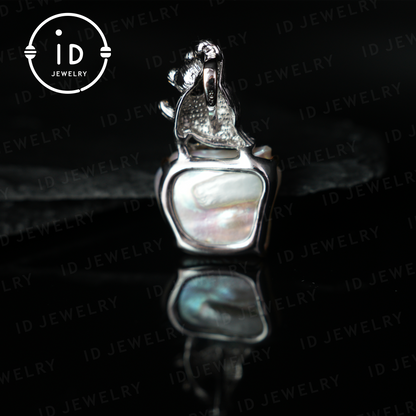 Animal Pendant with Baroque Pearl | Handmade Jewelry | Cute Design | Gold-Plated Detail | Perfect Gift Idea