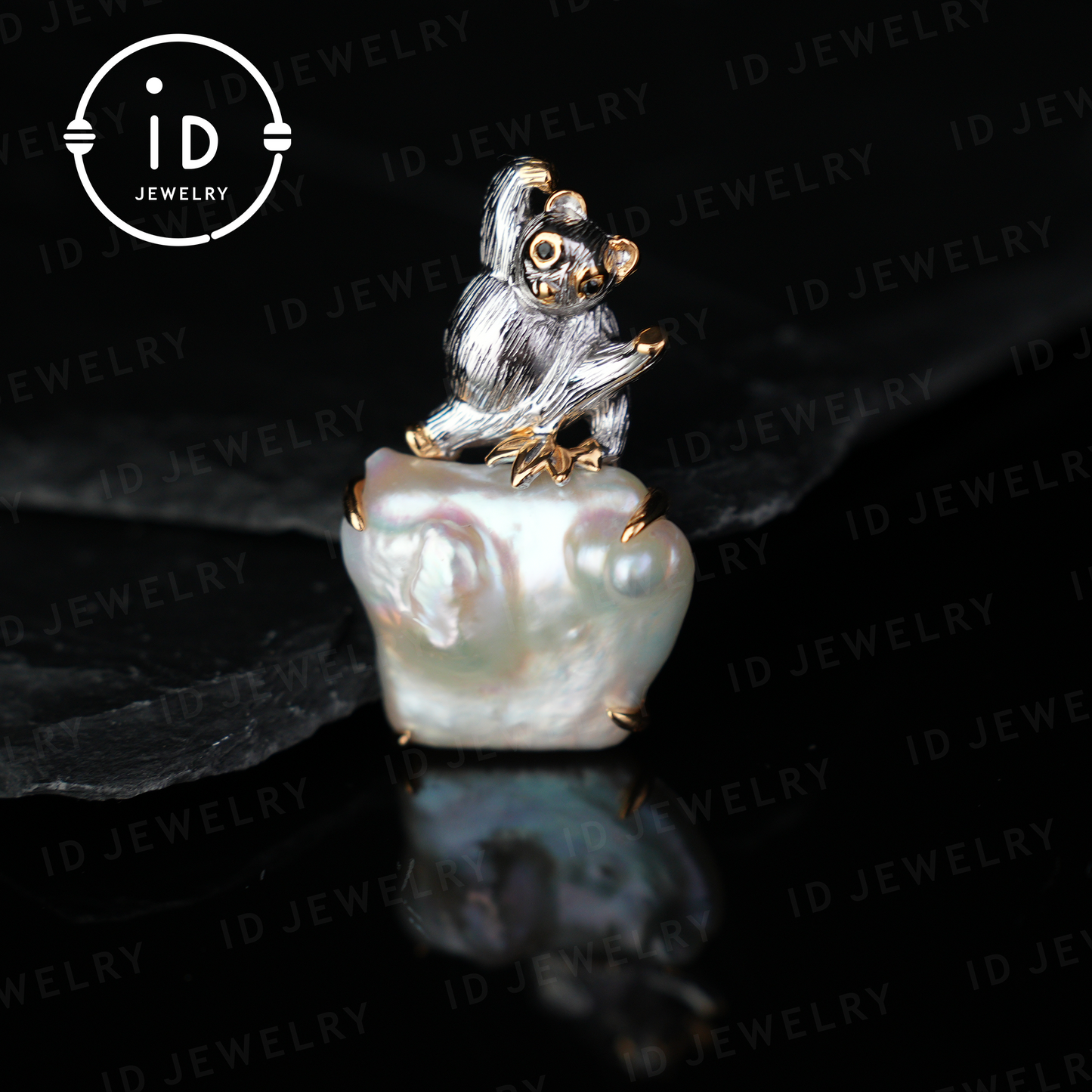 Animal Pendant with Baroque Pearl | Handmade Jewelry | Cute Design | Gold-Plated Detail | Perfect Gift Idea