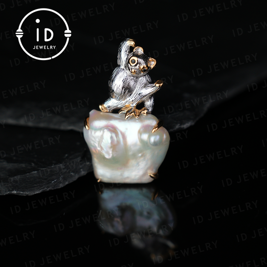 Animal Pendant with Baroque Pearl | Handmade Jewelry | Cute Design | Gold-Plated Detail | Perfect Gift Idea