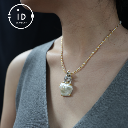 Animal Pendant with Baroque Pearl | Handmade Jewelry | Cute Design | Gold-Plated Detail | Perfect Gift Idea
