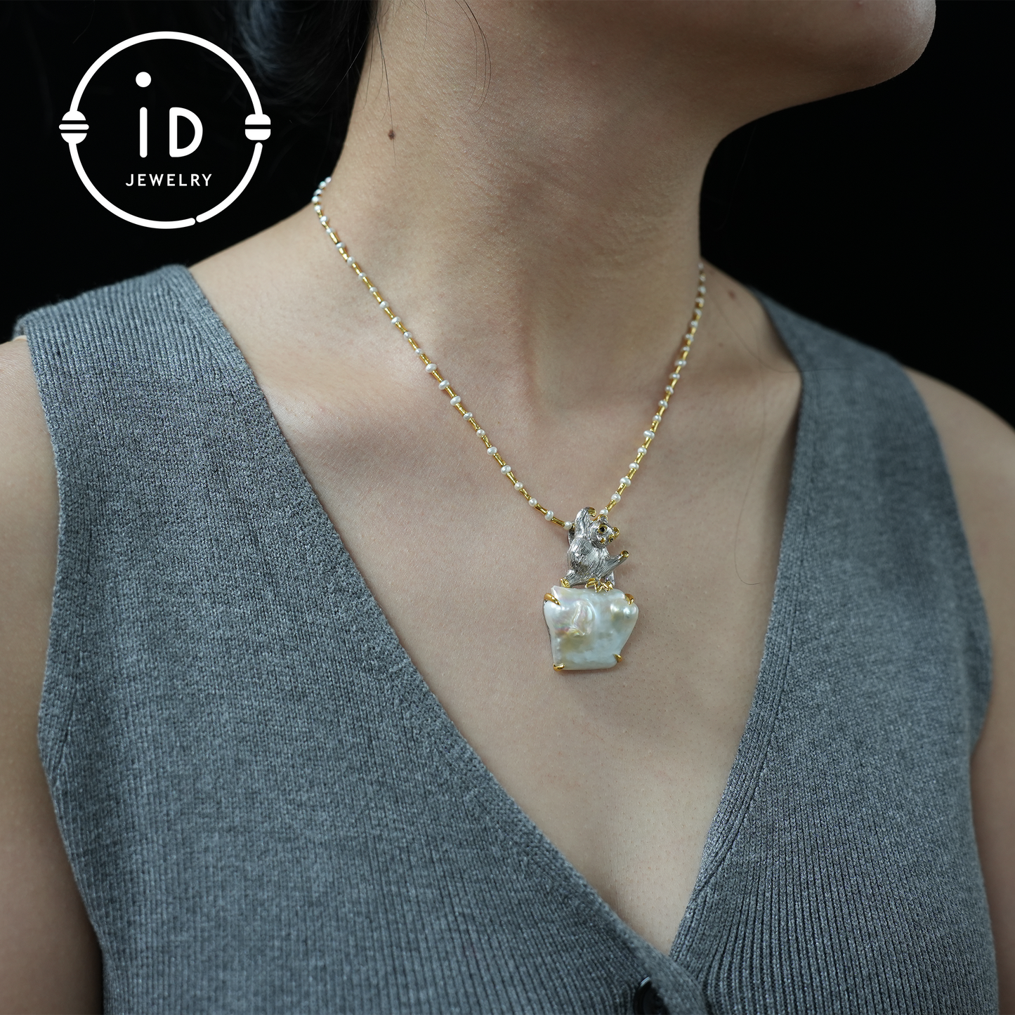 Animal Pendant with Baroque Pearl | Handmade Jewelry | Cute Design | Gold-Plated Detail | Perfect Gift Idea