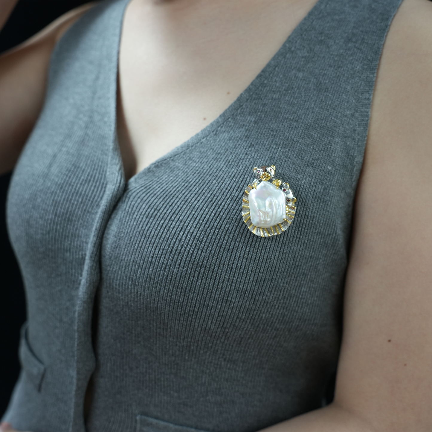 Leopard Brooch Pendant | Handmade Baroque Pearl Jewelry | Dual-use Brooch Pendant | Animal Art Jewelry | Fantasy Gift | Protective Amulet