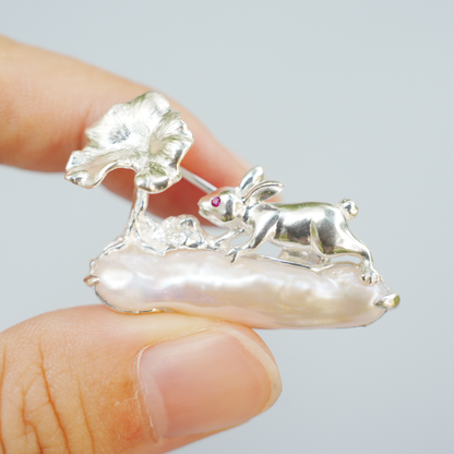 925 Silver Rabbit Brooch Pendant | Baroque Pearl Jewelry | Handmade Gift for Women | Symbol of Wishes & Protection