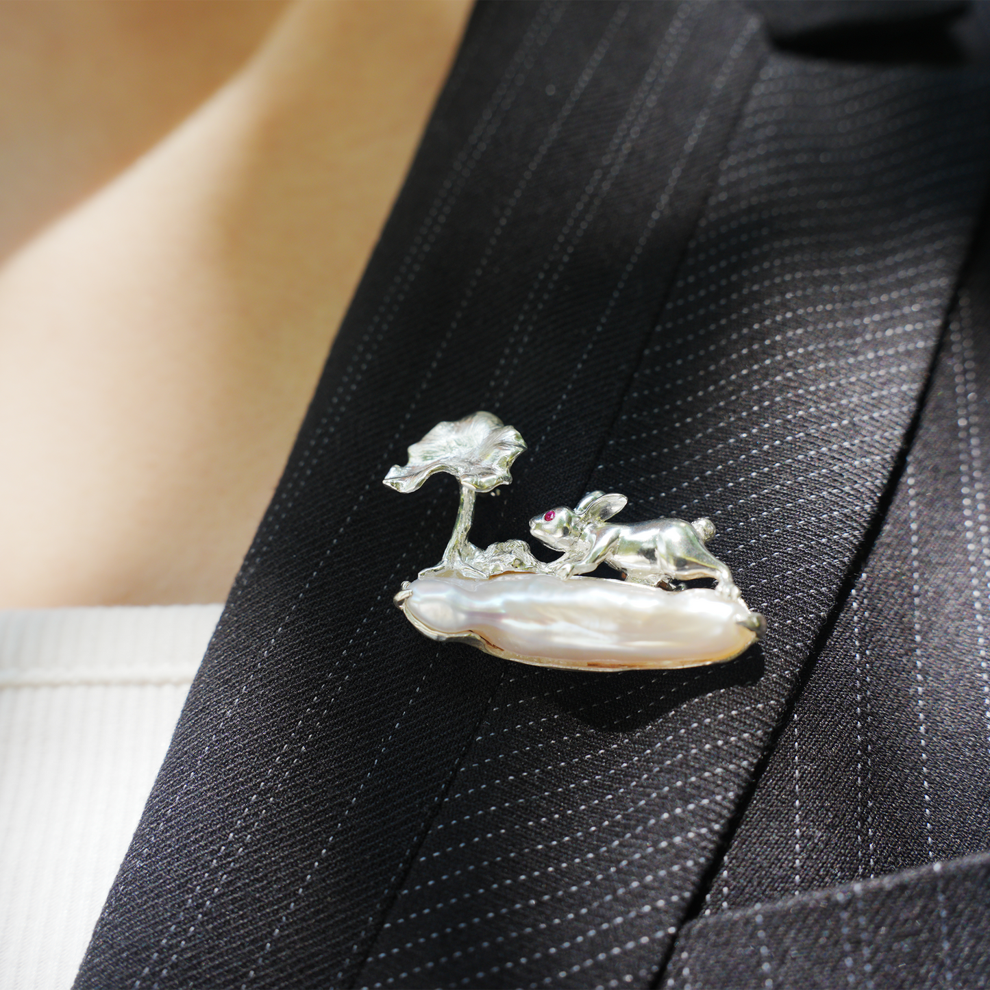 925 Silver Rabbit Brooch Pendant | Baroque Pearl Jewelry | Handmade Gift for Women | Symbol of Wishes & Protection