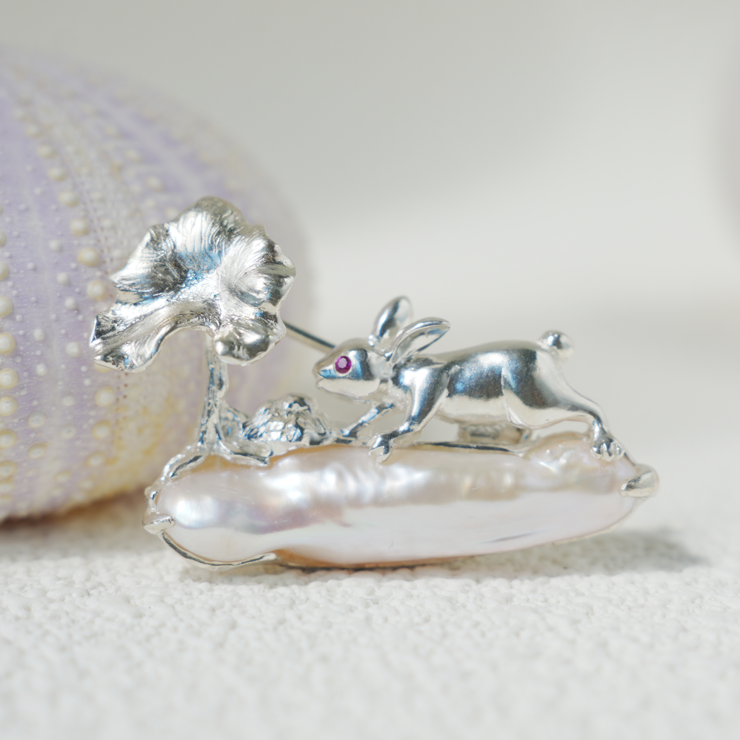 925 Silver Rabbit Brooch Pendant | Baroque Pearl Jewelry | Handmade Gift for Women | Symbol of Wishes & Protection