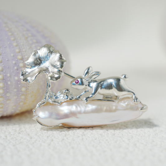 925 Silver Rabbit Brooch Pendant | Baroque Pearl Jewelry | Handmade Gift for Women | Symbol of Wishes & Protection