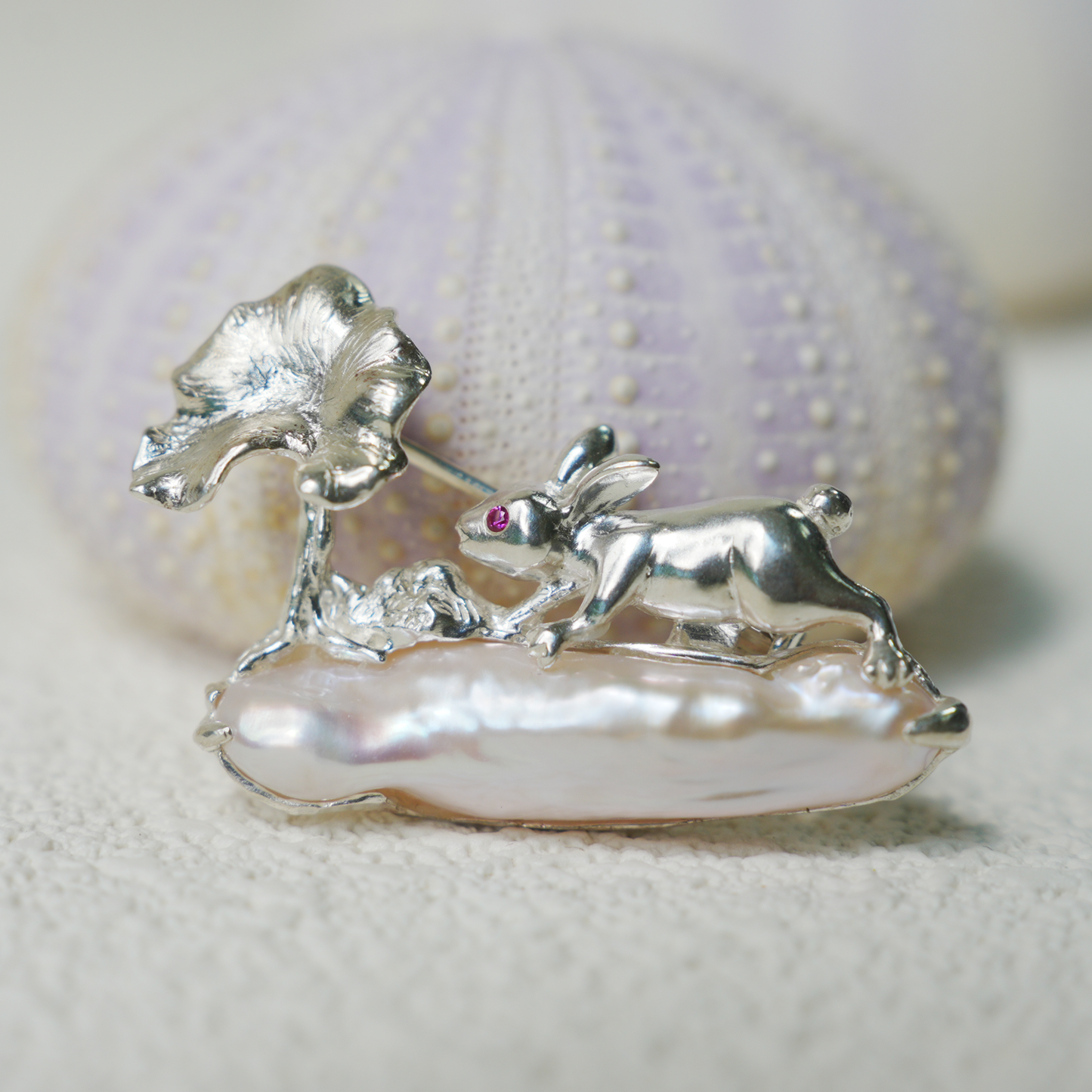 925 Silver Rabbit Brooch Pendant | Baroque Pearl Jewelry | Handmade Gift for Women | Symbol of Wishes & Protection