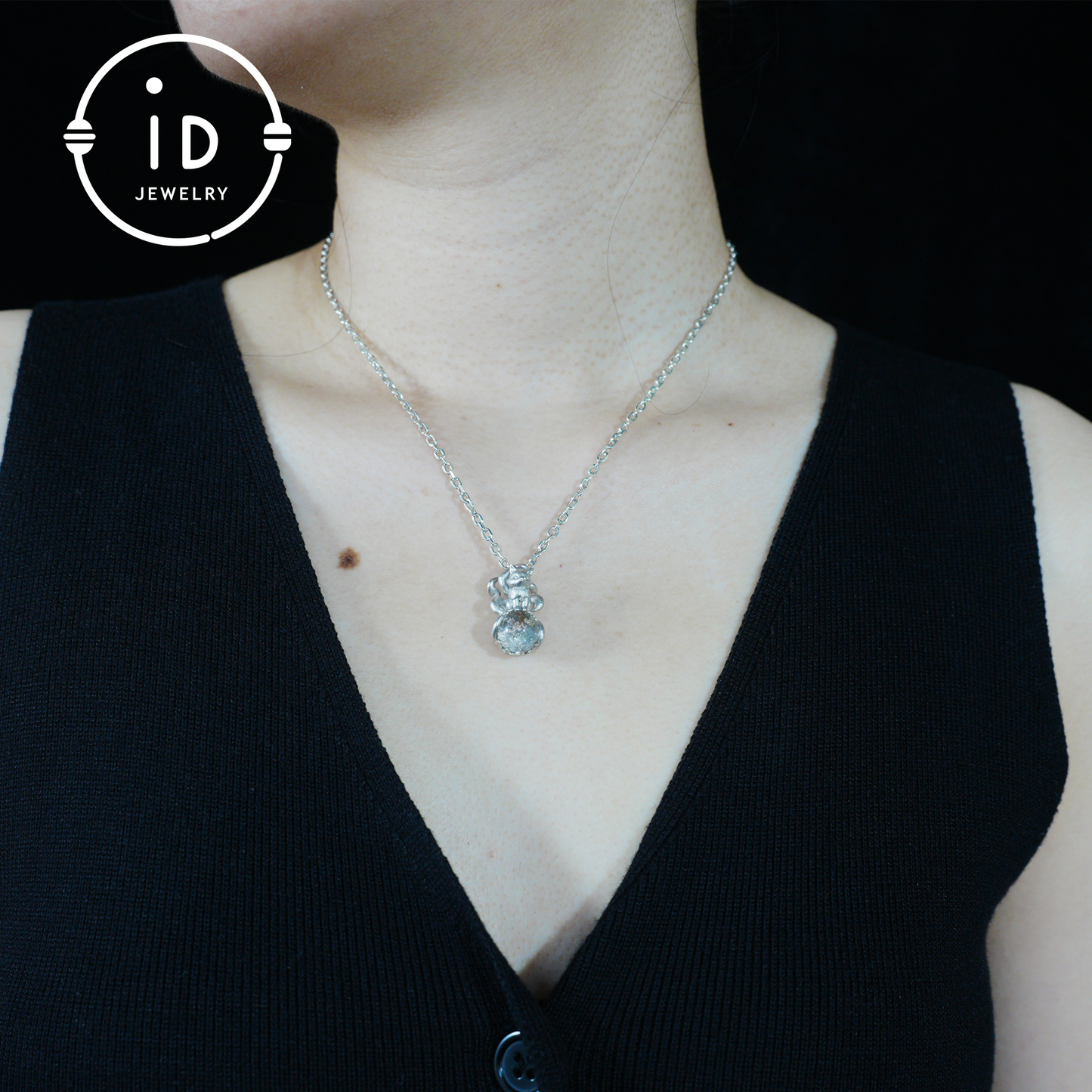 Fox Pendant with Ghost Quartz, Nine-Tailed Spirit Amulet, Handcrafted Fantasy Jewelry, Dreamy Forest Totem Necklace, Mythical Design