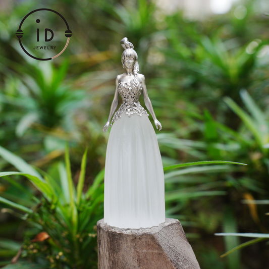 White quartz pendant of promise – A spiritual gift for her – Symbol of peace, strength & devotion – Handcrafted in 925 sterling silver