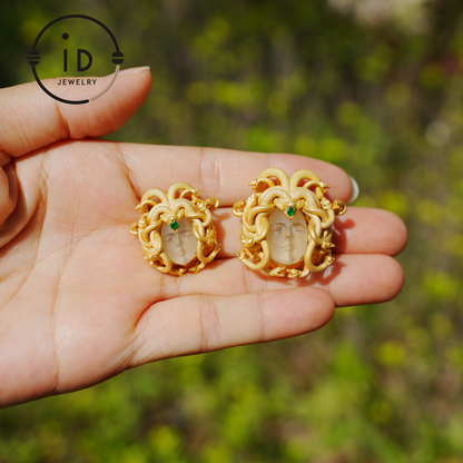 Medusa’s Sleeping Eye, Spiritual Pendant of the Resting Goddess, Third Eye as a Symbol of Insight and Inner Guidance