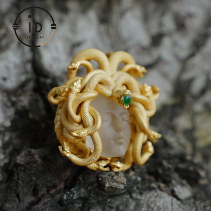 Medusa’s Sleeping Eye, Spiritual Pendant of the Resting Goddess, Third Eye as a Symbol of Insight and Inner Guidance