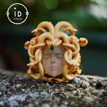 Medusa’s Sleeping Eye, Spiritual Pendant of the Resting Goddess, Third Eye as a Symbol of Insight and Inner Guidance