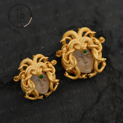 Medusa’s Sleeping Eye, Spiritual Pendant of the Resting Goddess, Third Eye as a Symbol of Insight and Inner Guidance