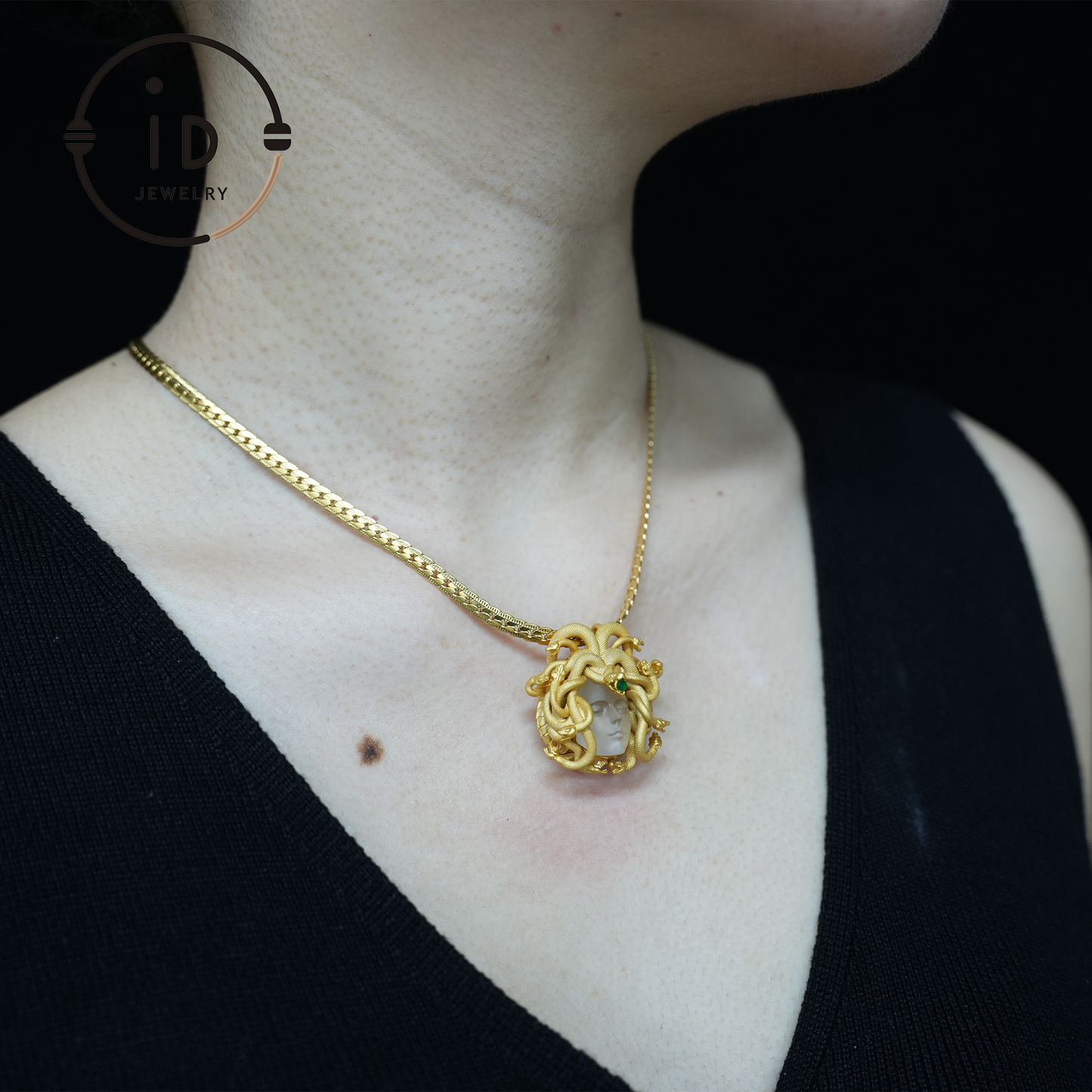 Medusa’s Sleeping Eye, Spiritual Pendant of the Resting Goddess, Third Eye as a Symbol of Insight and Inner Guidance