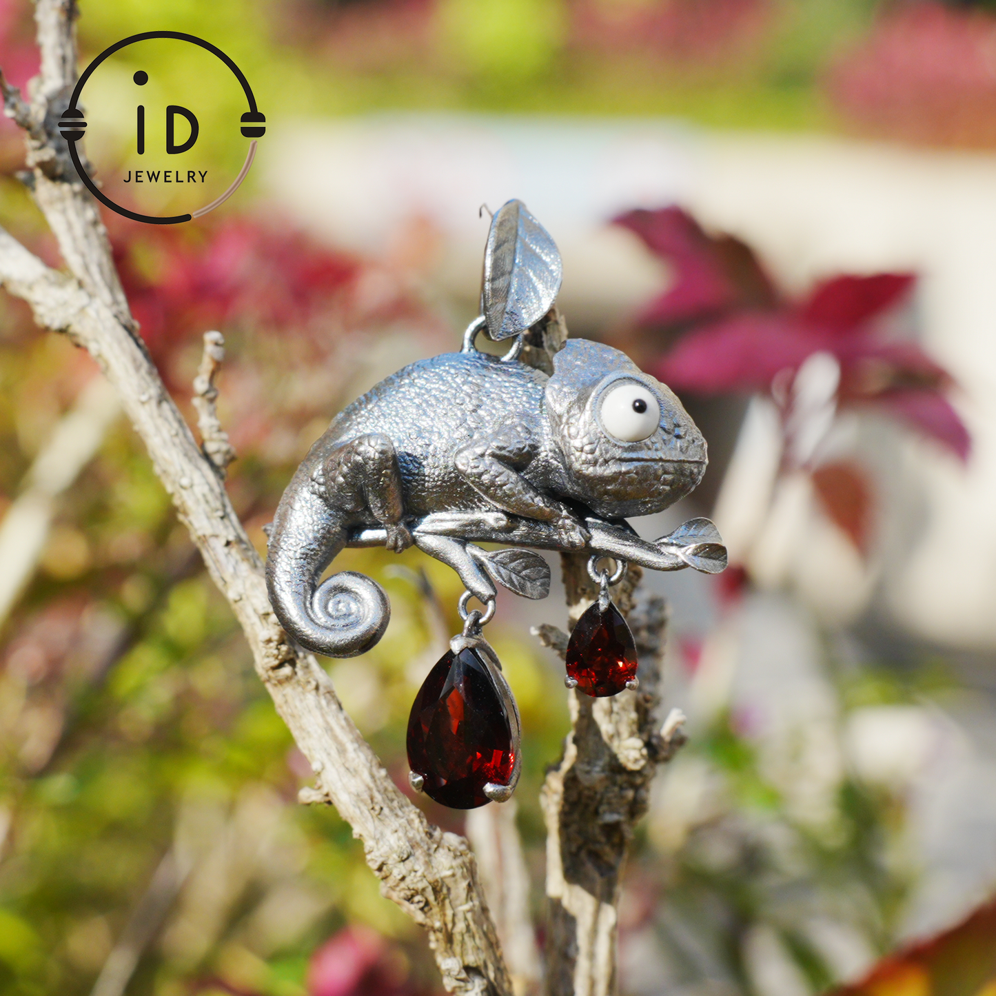 Chameleon Pendant in 925 Silver with Garnet and Howlite · Animal Gothic Necklace in Fairytale Style · Gift for Nature Lovers or Artists
