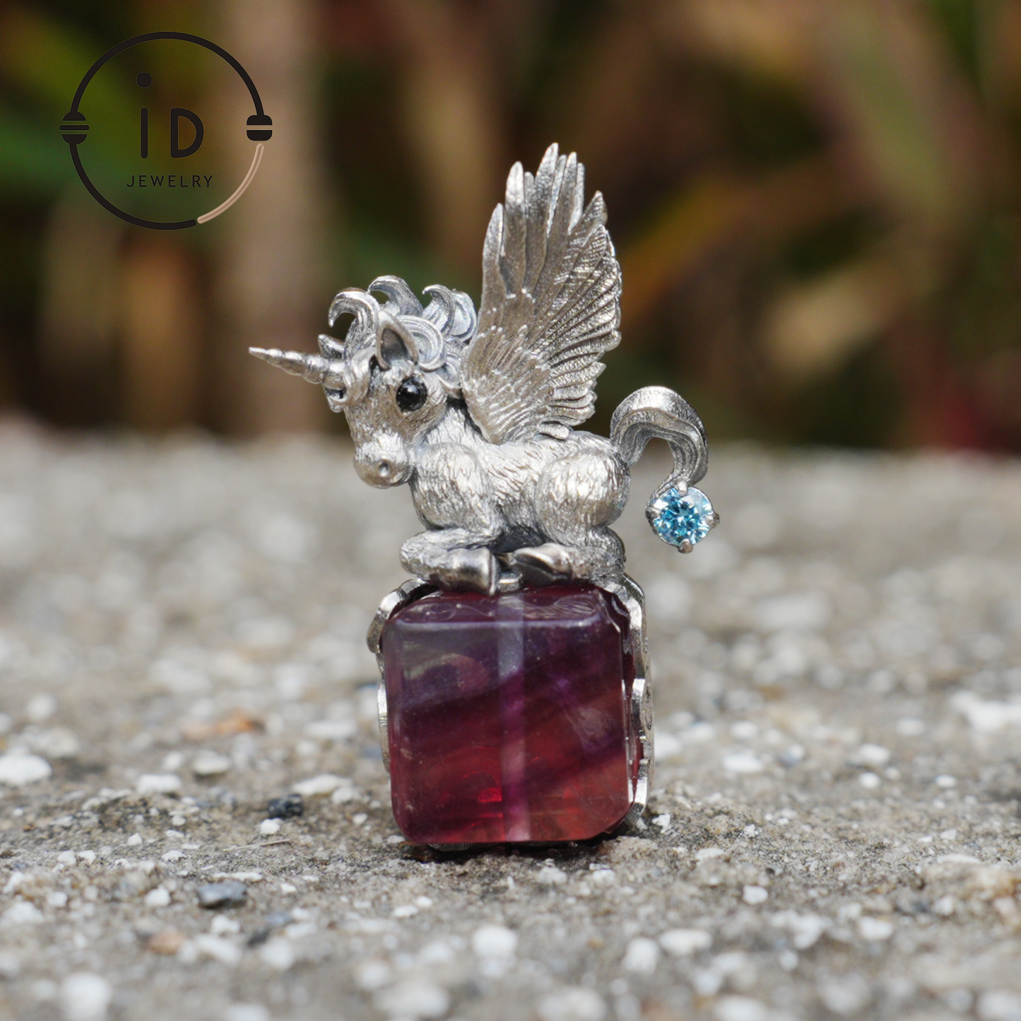 Fantasy Unicorn Pendant in 925 Sterling Silver with Phantom Quartz, Zircon and Agate – Unique Handcrafted Gift for Dreamers and Collectors