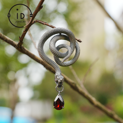 Heart-Shaped Garnet Snake Pendant in 925 Sterling Silver with Rose Motif · Gothic Vintage Aesthetic · Symbolic Dark Jewelry Gift for Her