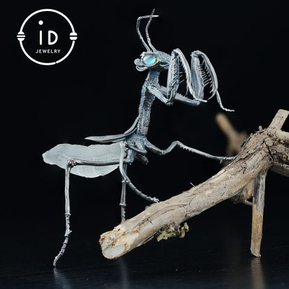 Gothic praying mantis figurine in 925 silver with white crystal and labradorite eyes, handmade insect sculpture, mystical decor piece