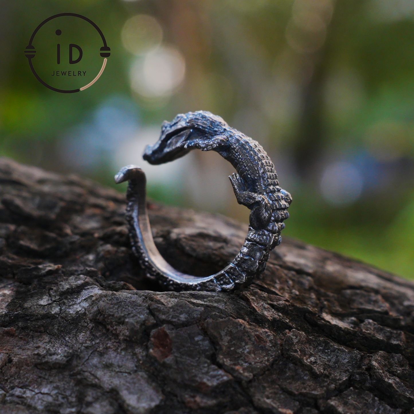 Handmade crocodile totem ring in oxidized 925 sterling silver, gothic style with animal design, gift for friends, partner or yourself