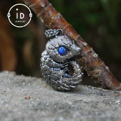 Labradorite Animal Totem Pendant in 925 Sterling Silver in Mystical Fantasy Style as Necklace Charm, Gift for Her Christmas Holidays