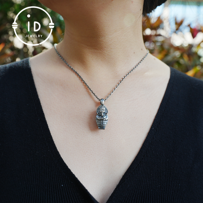 Gothic pendant in oxidized 925 silver with symbolic design, talisman for intuition and transformation, gift idea for her