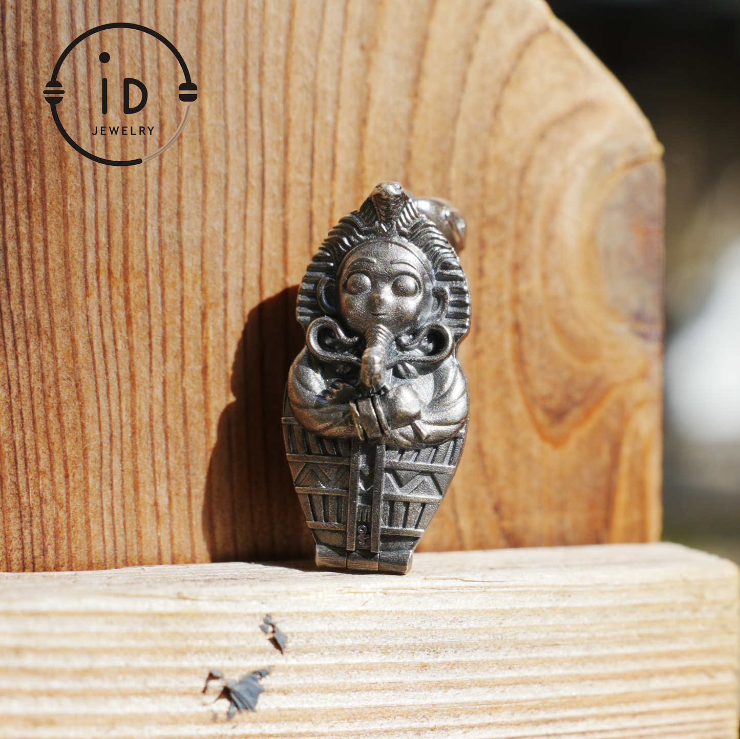 Gothic pendant in oxidized 925 silver with symbolic design, talisman for intuition and transformation, gift idea for her