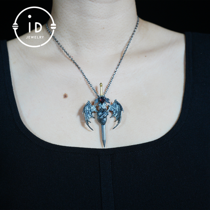 925 Silver Guardian Heartblade Necklace, Handmade 925 Silver Necklace, Garnet Symbolizing Vitality, Silver Jewelry Gift
