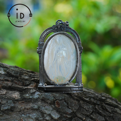 Hand Carved Shell Cameo Pendant in Oxidized 925 Silver, Vintage Style Relief Necklace with Female Figure, Spiritual Gift for Her