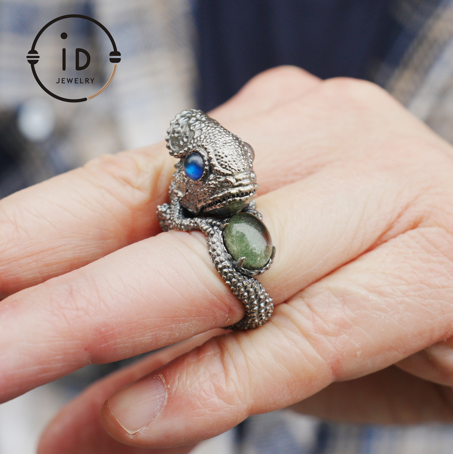 Silver Lizard Ring in 925 Silver with Labradorite, Solid Statement Ring in Totem and Naturecore Style, Handmade Gift for Her