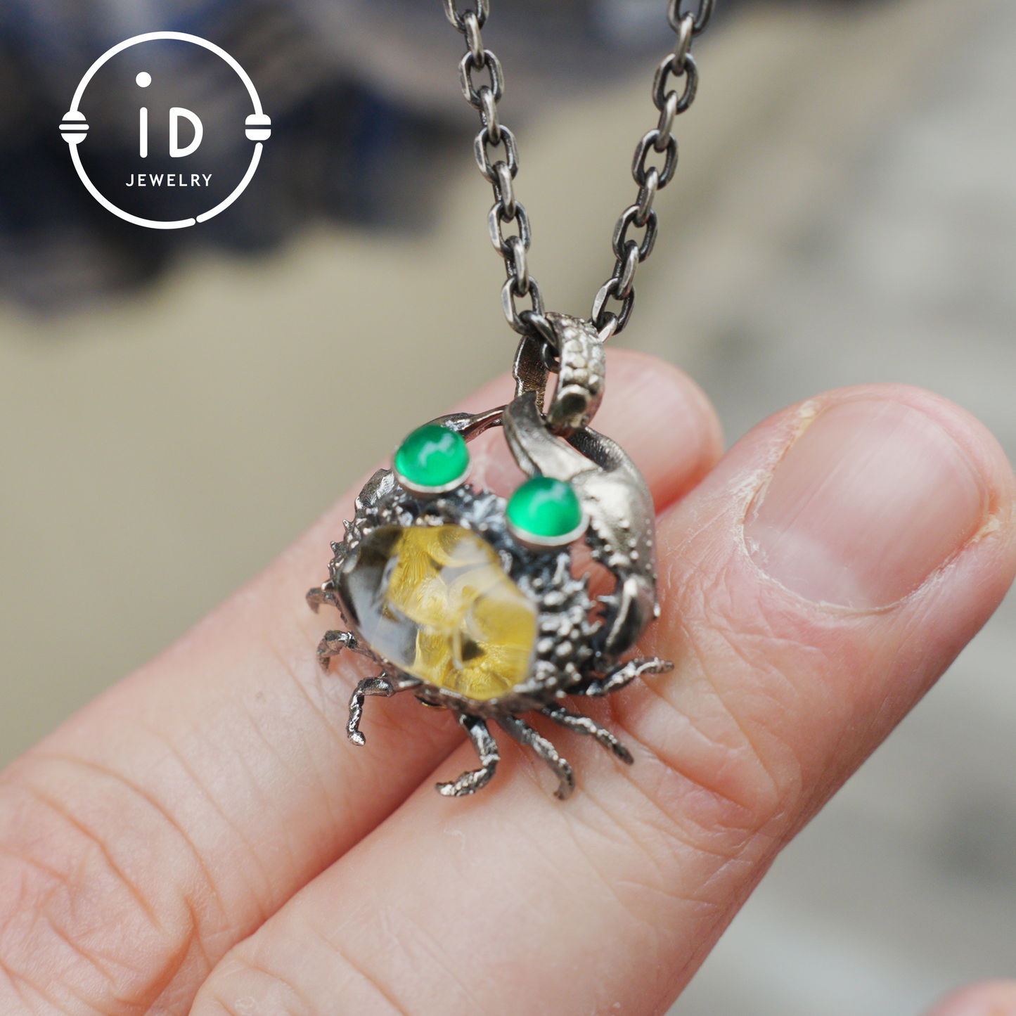 Crab Pendant in 925 Sterling Silver with Rock Crystal and Green Chalcedony, Oxidized Vintage Finish, Fairy Jewelry, Gift for Her