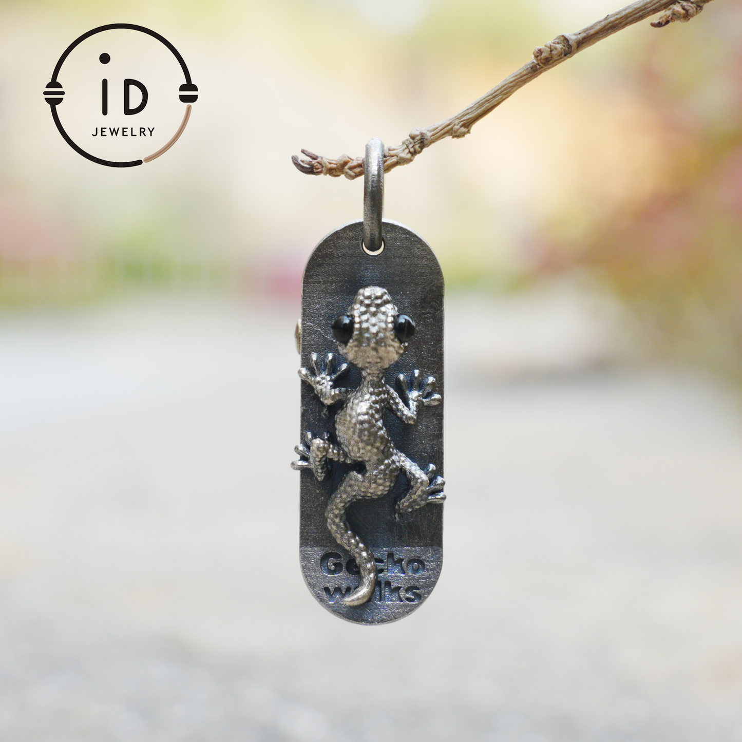 925 Silver Gecko Pendant with Black Onyx Eyes, Movable Wheels, Gothic Vintage Animal Necklace, Gift for Skater or Reptile Lover