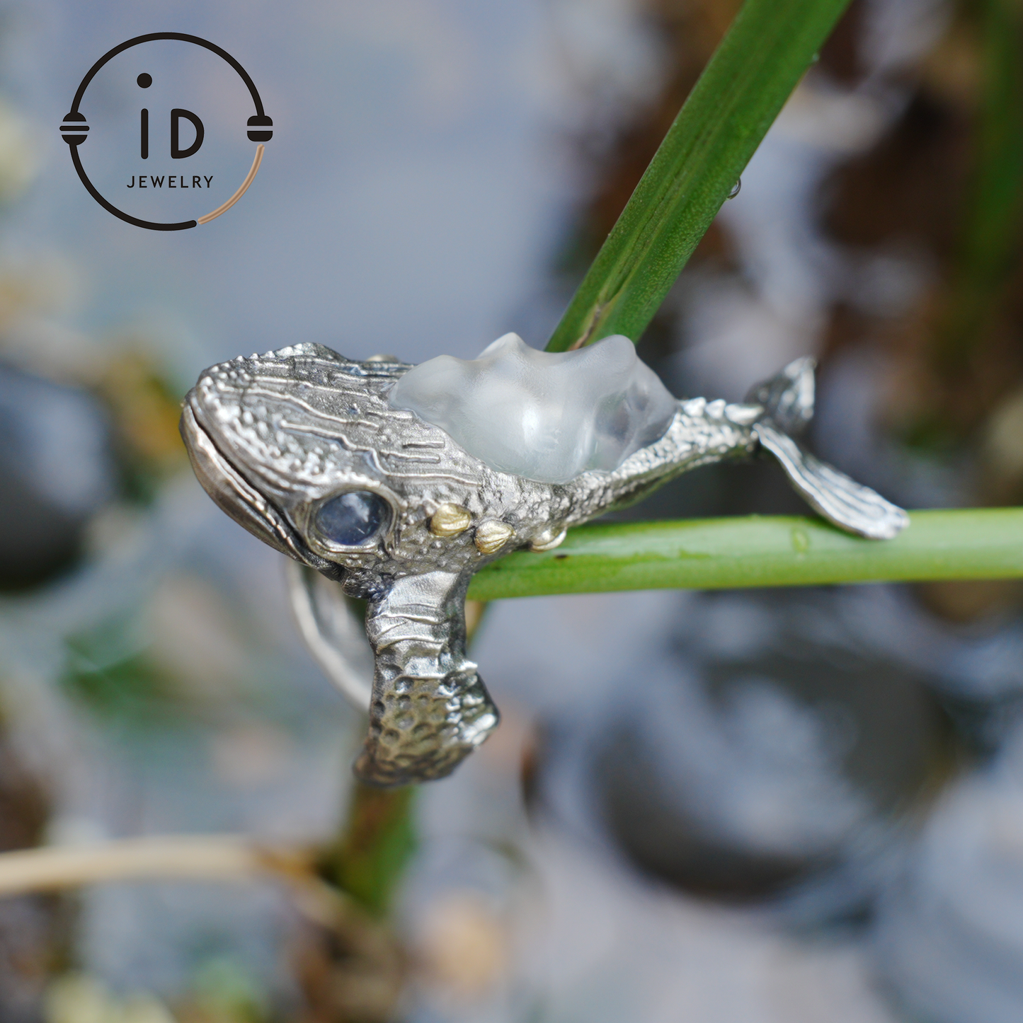 Silver Fish Ring in 925 Silver with White Quartz and Labradorite, Adjustable Statement Ring in Naturecore Style, Handmade Gift for Her