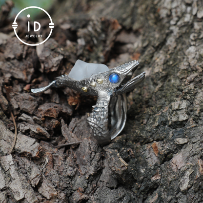 Silver Fish Ring in 925 Silver with White Quartz and Labradorite, Adjustable Statement Ring in Naturecore Style, Handmade Gift for Her